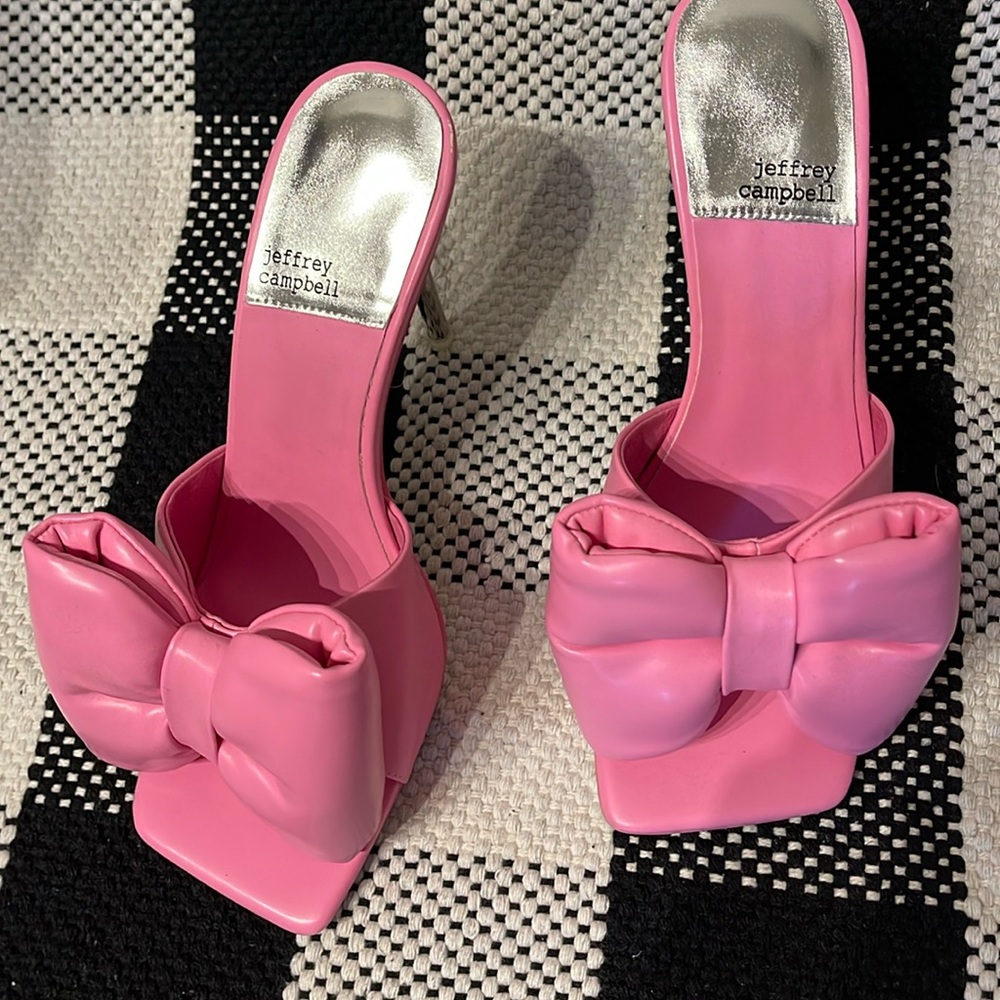 Jeffrey Campbell Bow Down in Barbie pink